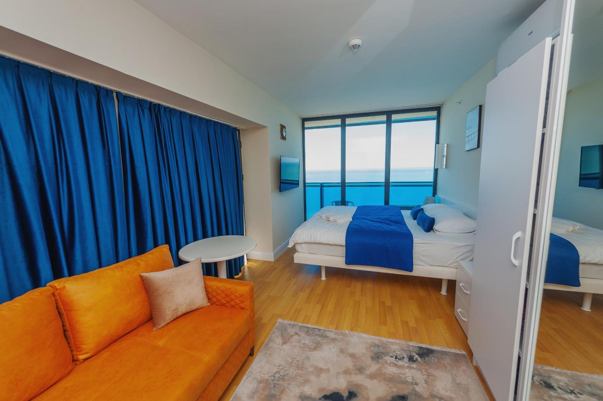 巴统 Black Sea Luxury Towers酒店 外观 照片