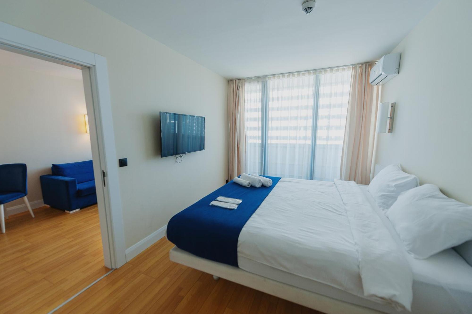 巴统 Black Sea Luxury Towers酒店 外观 照片