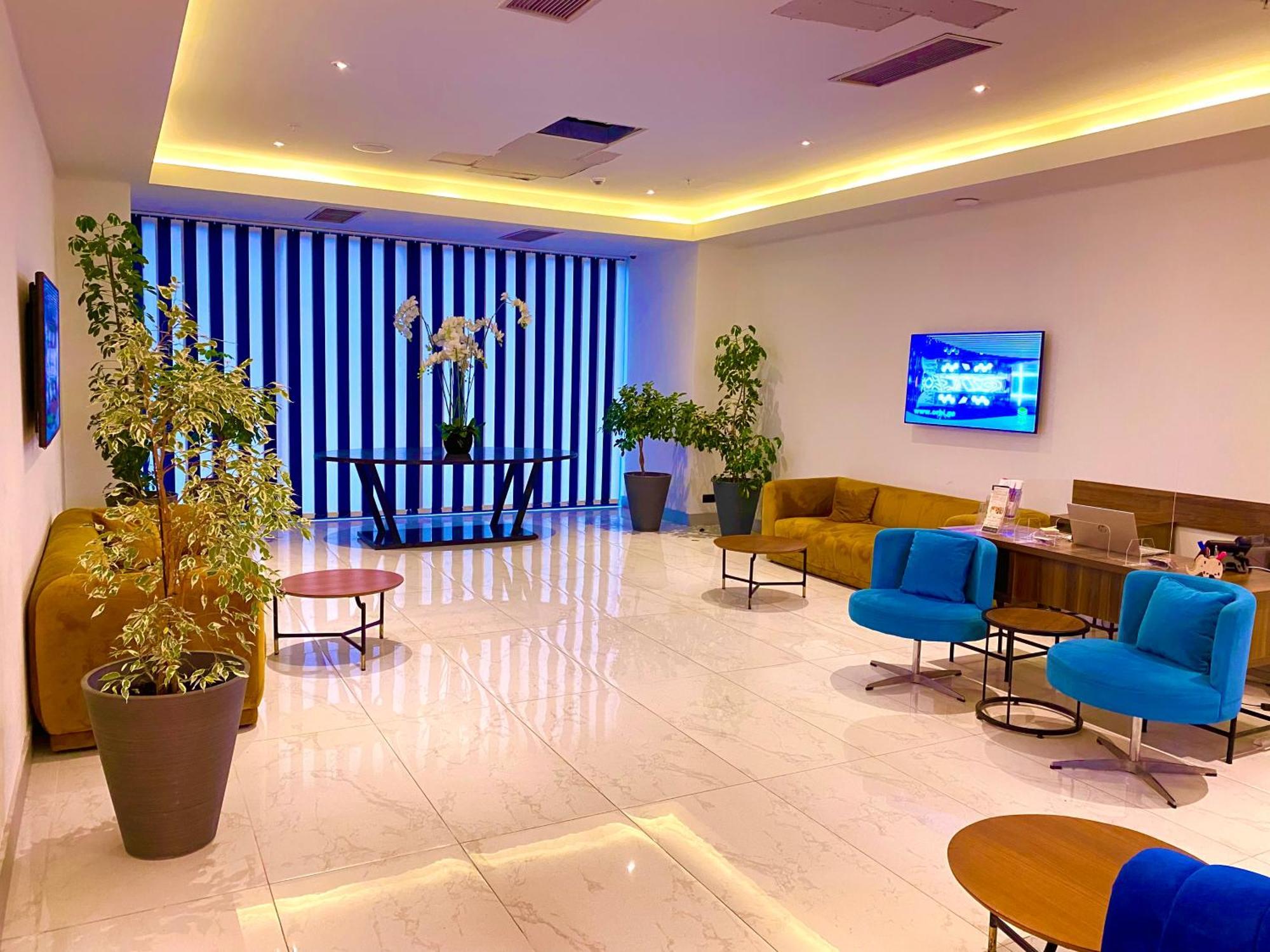 巴统 Black Sea Luxury Towers酒店 外观 照片