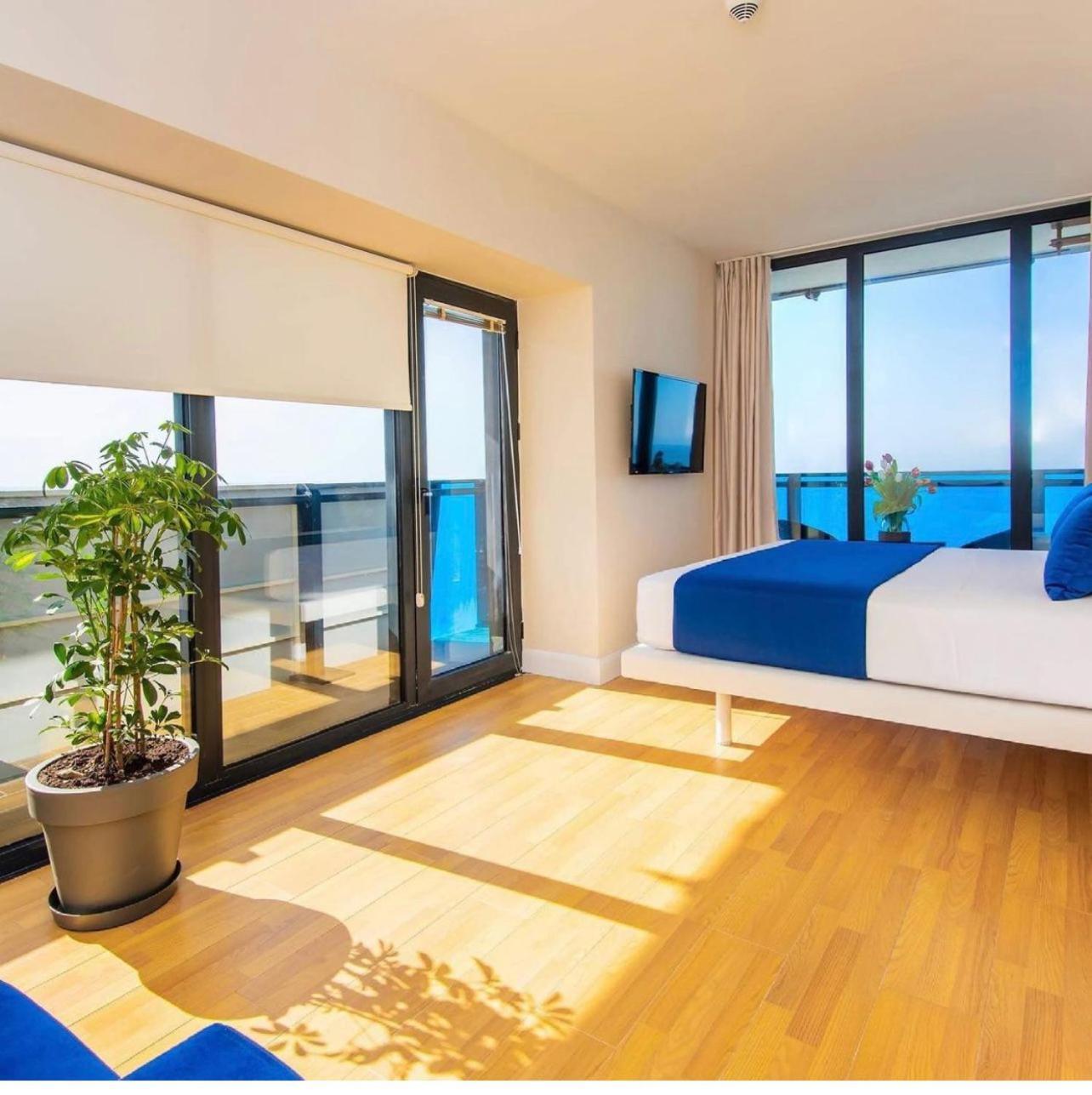 巴统 Black Sea Luxury Towers酒店 外观 照片